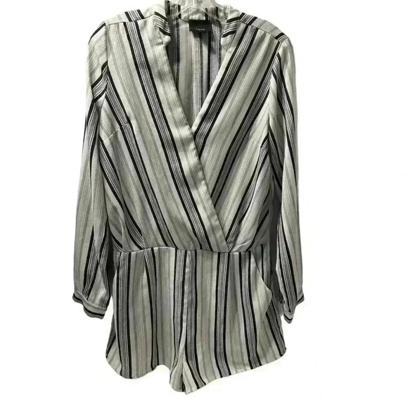 Lumiere Romper Gray Black & White striped Size Medium - Picture 1 of 16